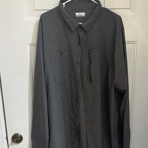 Columbia Dark Gray Button-Up Shirt